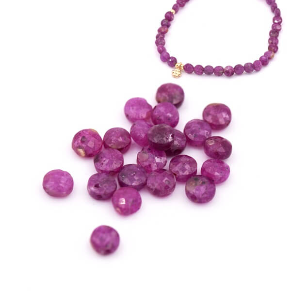 Flat round faceted ruby ​​bead 4x2.5mm - Hole: 0.5mm (50)